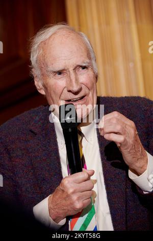 Peter Snow im Oldie lit Lunch 15-11-22 Stockfoto