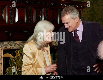 Jilly Cooper und Hugh Bonneville bei den Oldie of the Year Awards 2022 Stockfoto