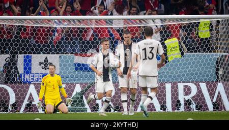 Doha, Katar. 1.. Dezember 2022. Torwart Manuel Neuer (Deutschland), Joshua Kimmich (Deutschland), Niklas Süle (Deutschland), Thomas Müller (Deutschland) Stockfoto