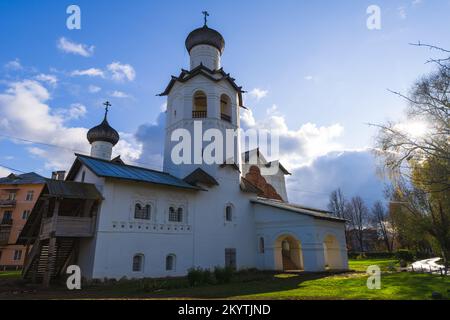 Tempel des ehemaligen Klosters Spaso-Preobrashenski (Verklärung) in Staraya Russa, Region Nowgorod, Russland Stockfoto