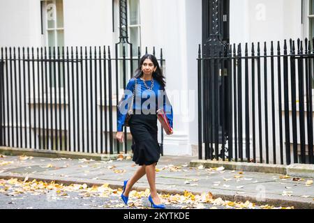 Suella Braverman, Innenministerin, bei Downing Street 10 in London Stockfoto