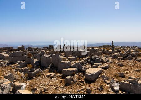 Der Tempel des Zeus erwähnt frühere Tage aus mykene. Auf dem Gipfel des Berges Attavyros gelegen. Insel Rhodos, Griechenland. Stockfoto