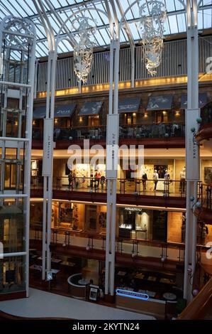 Glasgow, Schottland (Großbritannien): Princes Square Einkaufszentrum, Blick auf das Innere des Einkaufszentrums Stockfoto