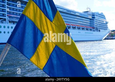 STOCKHOLM, SCHWEDEN -30. MAI 2022 - Ansicht des MSC Poesia, einem Kreuzfahrtschiff auf dem Wasser in Stockholm, Schweden. Stockfoto