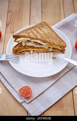 Gesunde Vorspeise - veganes Sandwich mit Gemüse und Austernpilzen. Sehr nahrhaft, fördern Herz und Immunsystem Gesundheit, Antioxidans und Antioxidans Stockfoto