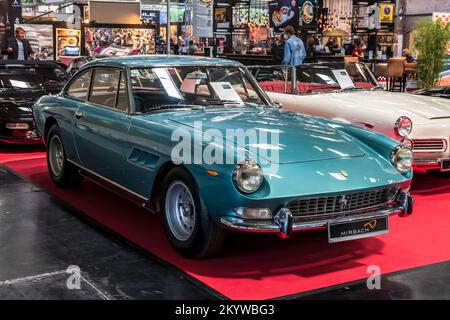 Der klassische Sportwagen Ferrari 330 GTC 1966 wurde auf der IAA Mobility 2021 Motormesse in München vorgestellt – 6. September 2021. Stockfoto