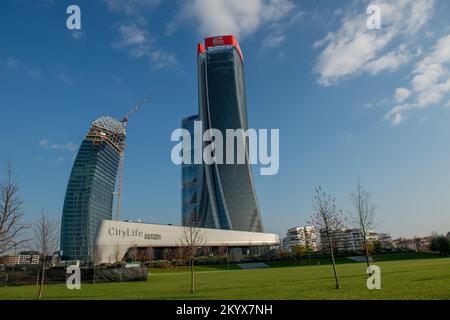 Milano Italia 4 dicembre 2019:Tre torri CityLife Shopping District ist der größte städtische Einkaufsbezirk in Italien Stockfoto
