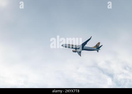 Thessaloniki, Griechenland - 29. September 2022: Boeing 737 gehört zu Buzz Airlines mit Hauptsitz in Warschau. Stockfoto