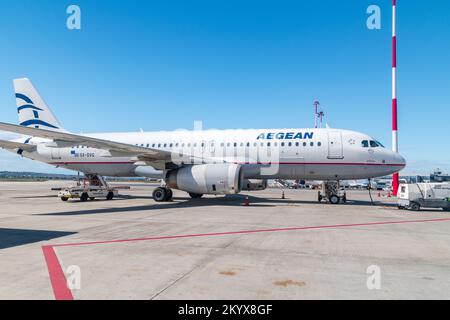 Thessaloniki, Griechenland - 28. September 2022: Aegean Airlines Airbus A320-232. Stockfoto