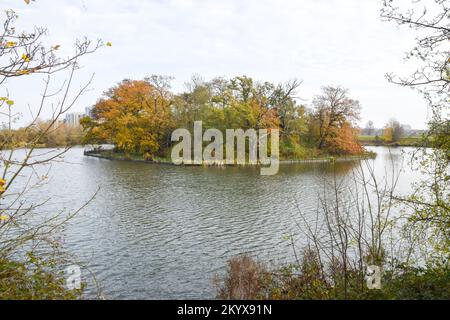 Ein Reservoir in Walthamstow Wetlands, London, Großbritannien. 2.. Dezember 2022 Stockfoto