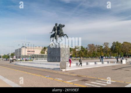 Thessaloniki, Griechenland - 29. September 2022: Reiterstatue von Alexander III. Von Makedon, König des antiken griechischen Königreichs Makedon am Meer. Stockfoto