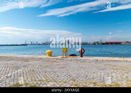 Thessaloniki, Griechenland - 29. September 2022: Hafen von Thessaloniki. Stockfoto