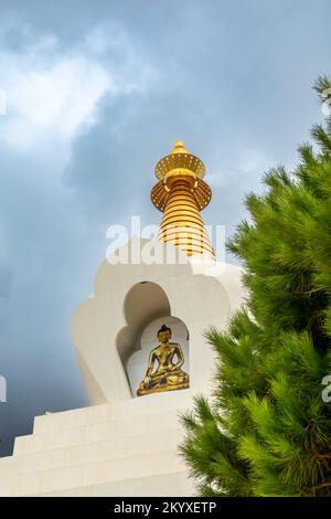 Benalmádena Aufklärungsstupa: Tibetische buddhistische Stupa in der Stadt Benalmádena in der Provinz Málaga, Spanien Stockfoto