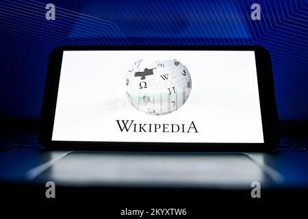 Nysa, Polen. 2.. Dezember 2022. In dieser Abbildung wird ein Wikipedia-Logo auf einem Smartphone angezeigt. (Bild: © Mateusz Slodkowski/ZUMA Press Wire) Stockfoto