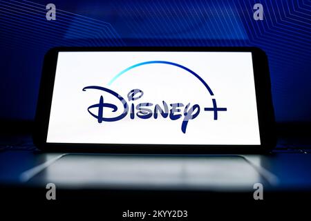 Nysa, Polen. 2.. Dezember 2022. In dieser Abbildung ist ein Disney-Logo auf einem Smartphone zu sehen. (Bild: © Mateusz Slodkowski/ZUMA Press Wire) Stockfoto