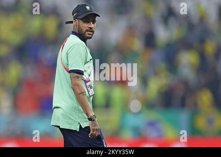 Doha, Katar. 02.. Dezember 2022. Neymar do Brasil, nach dem Spiel zwischen Kamerun und Brasilien, für die 3.. Runde der Gruppe G der FIFA-Weltmeisterschaft Katar 2022, am Freitag, den 02. Im Lusail Stadium. 30761 (Heuler Andrey/SPP) Kredit: SPP Sport Press Photo. Alamy Live News Stockfoto