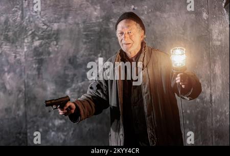 Hamburg, Deutschland. 02.. Dezember 2022. Schauspieler Falk Rockstroh tritt bei der Fotoprobe von „der Wij“ auf. Die Premiere des Stücks von Bohdan Pankruhin und Kirill Serebrennikow findet am 03.12.2022. Im Thalia in der Gaussstraße statt. Kredit: Markus Scholz/dpa/Alamy Live News Stockfoto