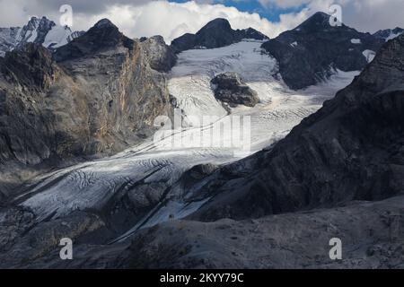 Die Berggipfel und verschwindenden Gletscher in Südtirol in der Nähe des Stelvio Pass, des Nationalparks, Italien Stockfoto