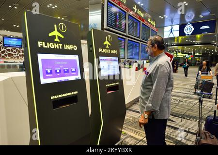 Singapur - November 03, 2015: das Innere des Changi Airport. Singapur Changi Airport ist die wichtigste zivile Flughafen von Singapur, und einer der Lar Stockfoto