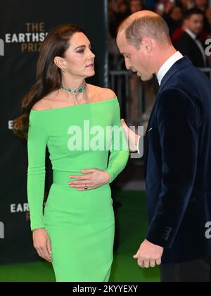 2.. Dezember 2022. Boston, USA. Der Prinz und die Prinzessin von Wales treffen bei der Preisverleihung der Erdschleusen in der MGM Music Hall ein, Fenway Credit: Doug Peters/EMPICS/Alamy Live News Stockfoto