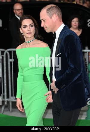 2.. Dezember 2022. Boston, USA. Der Prinz und die Prinzessin von Wales treffen bei der Preisverleihung der Erdschleusen in der MGM Music Hall ein, Fenway Credit: Doug Peters/EMPICS/Alamy Live News Stockfoto