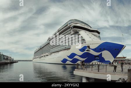Das Royal Princess Schiff liegt in San Diego vor. Stockfoto