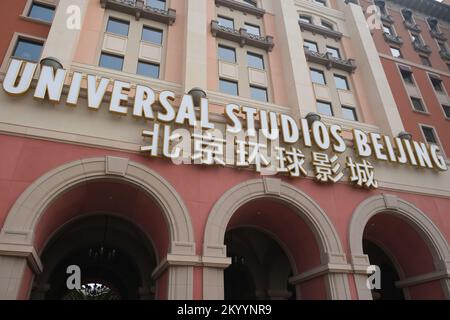 Peking, China-September 13. 2022: Nahschild der Universal Studios Beijing Stockfoto