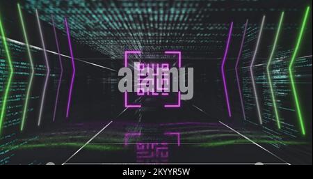 QR-Code-Scanner mit Neonelementen gegen Datenverarbeitung Stockfoto