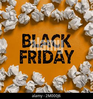 Schild mit der Aufschrift „Black Friday“. Ein Wort für den Tag nach dem US-Feiertag der Thanksgiving-Shopping-Saison Stockfoto