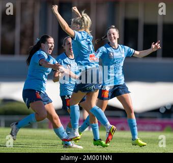 Sydney, Australien. 03.. Dezember 2022. Während des A-League-Frauenspiels in der 3. Runde zwischen den Western Sydney Wanderers und dem Sydney FC im Marconi Stadium am 03. Dezember 2022 in Sydney, Australien. (Foto : Izhar Khan) BILD NUR ZUR REDAKTIONELLEN VERWENDUNG - KEINE KOMMERZIELLE VERWENDUNG Kredit: Izhar Ahmed Khan/Alamy Live News/Alamy Live News Stockfoto