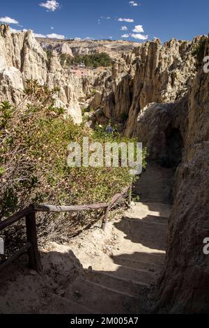 Strecke, Besucherpfad, Valle de la Luna, Moon Valley, das durch Erosion geformt wurde, auch Killa Qhichwa, La Paz, Bolivien, Südamerika Stockfoto