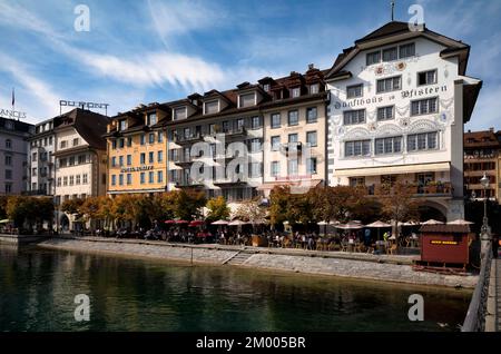 Historisches Restaurant, Fassadenmalerei, historisches Restaurant, Zunfthaus zu Pfistern, Altstadt, Luzern, Schweiz, Europa Stockfoto