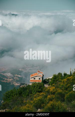 Über den Wolken im Libanon Stockfoto