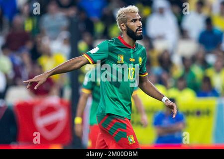 Lusail, Katar. 02.. Dezember 2022. Fußball: Weltmeisterschaft, Kamerun - Brasilien, Vorrunde, Gruppe G, Spieltag 3, Lusail Stadium, Cameruns Eric Maxim Choupo-Moting Gesten. Kredit: Tom Weller/dpa/Alamy Live News Stockfoto