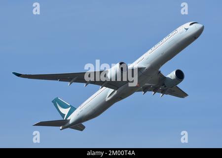 Präfektur Chiba, Japan - 05. Mai 2019: Passagierflugzeug Cathay Pacific Airbus A350-1000 (B-LXH). Stockfoto