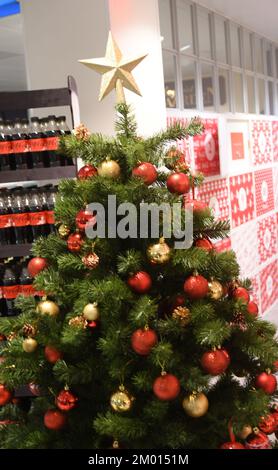 Kopenhagen/Dänemark/03. Dezember 2022/Coca Cola santa claus House and Event Stand in Magazinje du nord in der dänischen Hauptstadt (Foto: Francis Dean/Dean Pictures) Stockfoto