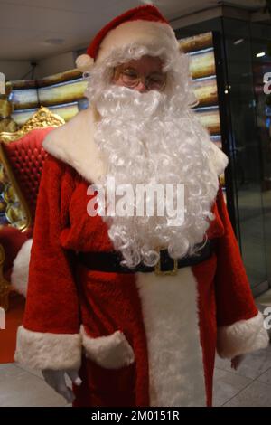 Kopenhagen/Dänemark/03. Dezember 2022/Coca Cola santa claus House and Event Stand in Magazinje du nord in der dänischen Hauptstadt (Foto: Francis Dean/Dean Pictures) Stockfoto