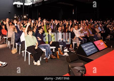 Gent, Belgien. 03.. Dezember 2022. Abbildung zeigt den Mitgliederkongress der flämischen Sozialisten Vooruit-Partei "Rood to 24" am Samstag, den 03. Dezember 2022 in Gent. BELGA FOTO JAMES ARTHUR GEKIERE Kredit: Belga News Agency/Alamy Live News Stockfoto