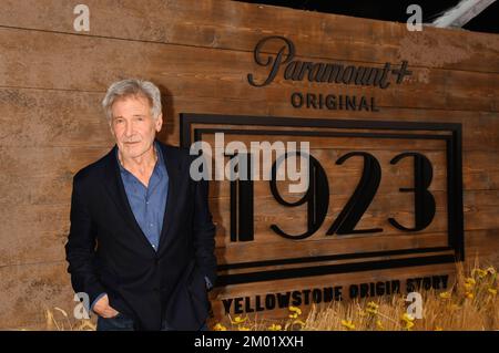 Los Angeles, Kalifornien, USA. 02.. Dezember 2022. Harrison Ford nimmt am 02. Dezember 2022 in Los Angeles, Kalifornien, an der Los Angeles Premiere von Paramount 's '1923' in der Hollywood American Legion Teil. Kredit: Jeffrey Mayer/Jtm Photos/Media Punch/Alamy Live News Stockfoto