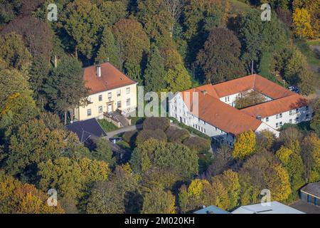 Luftaufnahme, Haus Busch ehemaliges Journalistenzentrum, Biologische Station Hagen - Umweltzentrum Hagen, NABU Hagen, Herbstwald, Boele, Hagen, Ruhr Stockfoto