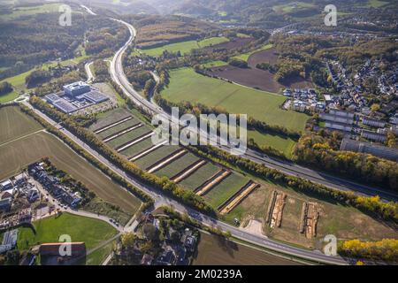 Luftaufnahme, ENERVIE - Südwestfalen Energie und Wasser AG, Solardach, Emst, Hagen, Ruhrgebiet, Nordrhein-Westfalen, Deutschland, Freeway A45, DE, Energ Stockfoto