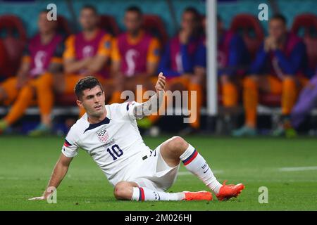 Al Rajjan, Katar. 03.. Dezember 2022. Fußball, Weltmeisterschaft 2022 in Katar, Niederlande, USA, Runde 16, im Chalifa International Stadium, Christian Pulisic of the USA Gesten. Kredit: Tom Weller/dpa/Alamy Live News Stockfoto