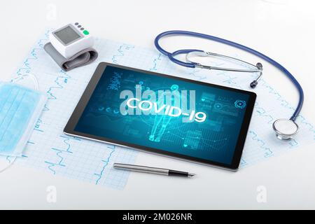 Tablet-pc und Werkzeuge für Ärzte Stockfoto