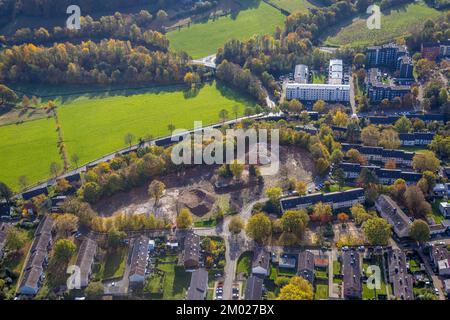 Luftbild, Baustelle mit Abriss Schulen, planter Wohnungsneubau zwischen Westender Weg und am Berge, Westende, Herdecke, Ruhrgebiet, Nordrhein-Westfa Stockfoto