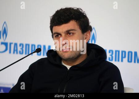 Sankt Petersburg, Russland. 03.. Dezember 2022. Aslan Karatsev von der Russischen Föderation, gesehen während einer Pressekonferenz über die Trophäen des internationalen Tennisturniers von Nordpalmyra 2022. (Foto: Maksim Konstantinov/SOPA Image/Sipa USA) Guthaben: SIPA USA/Alamy Live News Stockfoto