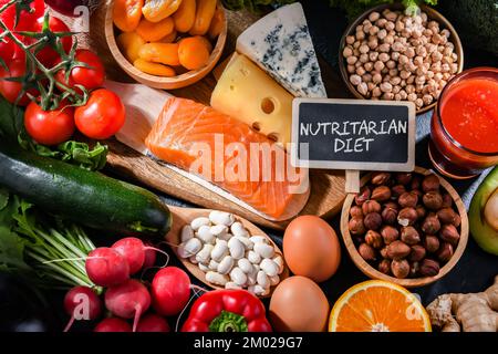 Lebensmittel, die die nutritarische Ernährung darstellen, die den allgemeinen Gesundheitszustand verbessern kann Stockfoto