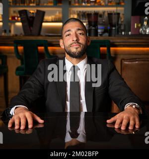 Tarik Tissoudali unterzeichnet am Donnerstag, den 01. Dezember 2022 in Gent einen neuen Vertrag bei der belgischen Fußballmannschaft KAA Gent. BELGA FOTO JAMES ARTHUR GEKIERE Stockfoto