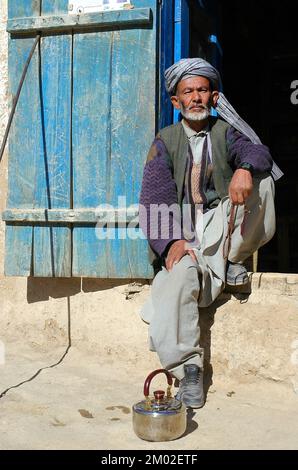 Syadara (Siyah Darah), Provinz Bamyan (Bamiyan)/Afghanistan: Ein afghanischer Mann in der Kleinstadt Syadara in Zentralafghanistan. Stockfoto