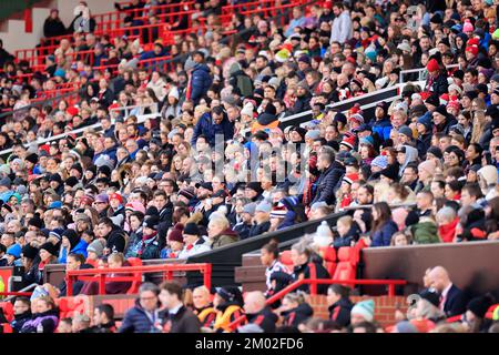 Manchester, Großbritannien. 03.. Dezember 2022. Rekordzahl von 30.196 für ein Women's Super League-Spiel während des FA Women's Super League-Spiels Manchester United Women vs Aston Villa Women in Old Trafford, Manchester, Großbritannien, 3.. Dezember 2022 (Foto von Conor Molloy/News Images) in Manchester, Großbritannien, am 12./3. Dezember 2022. (Foto: Conor Molloy/News Images/Sipa USA) Guthaben: SIPA USA/Alamy Live News Stockfoto