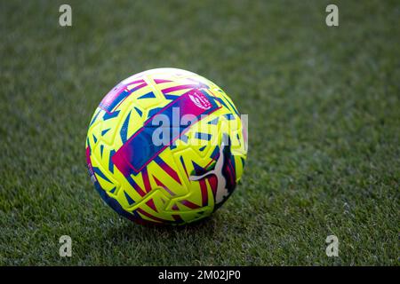 Barcelona, Spanien, 4tth. Dezember 2022: Puma-Matchball während des Finetwork Liga F-Spiels zwischen FC Barcelona Femeni gegen Real Sociedad im Estadi Johan Cruyff, Barcelona (Unnati Naidu/SPP) Kredit: SPP Sport Press Photo. Alamy Live News Stockfoto